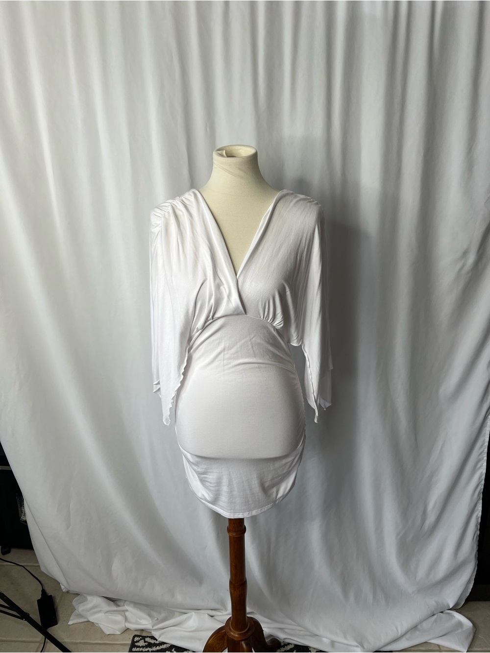 Boston Proper White Deep V-Neck Tunic Top – Size Medium